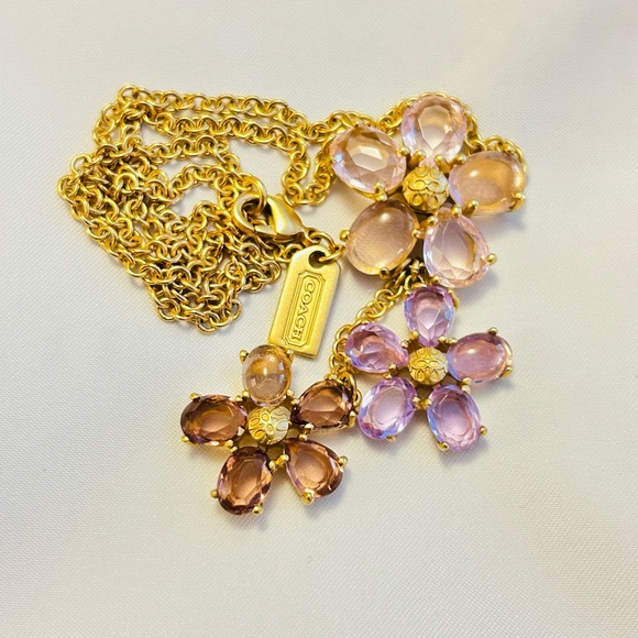 💰SOLD💰NWOT Coach Flower Charm Necklace - Picture 4 of 11